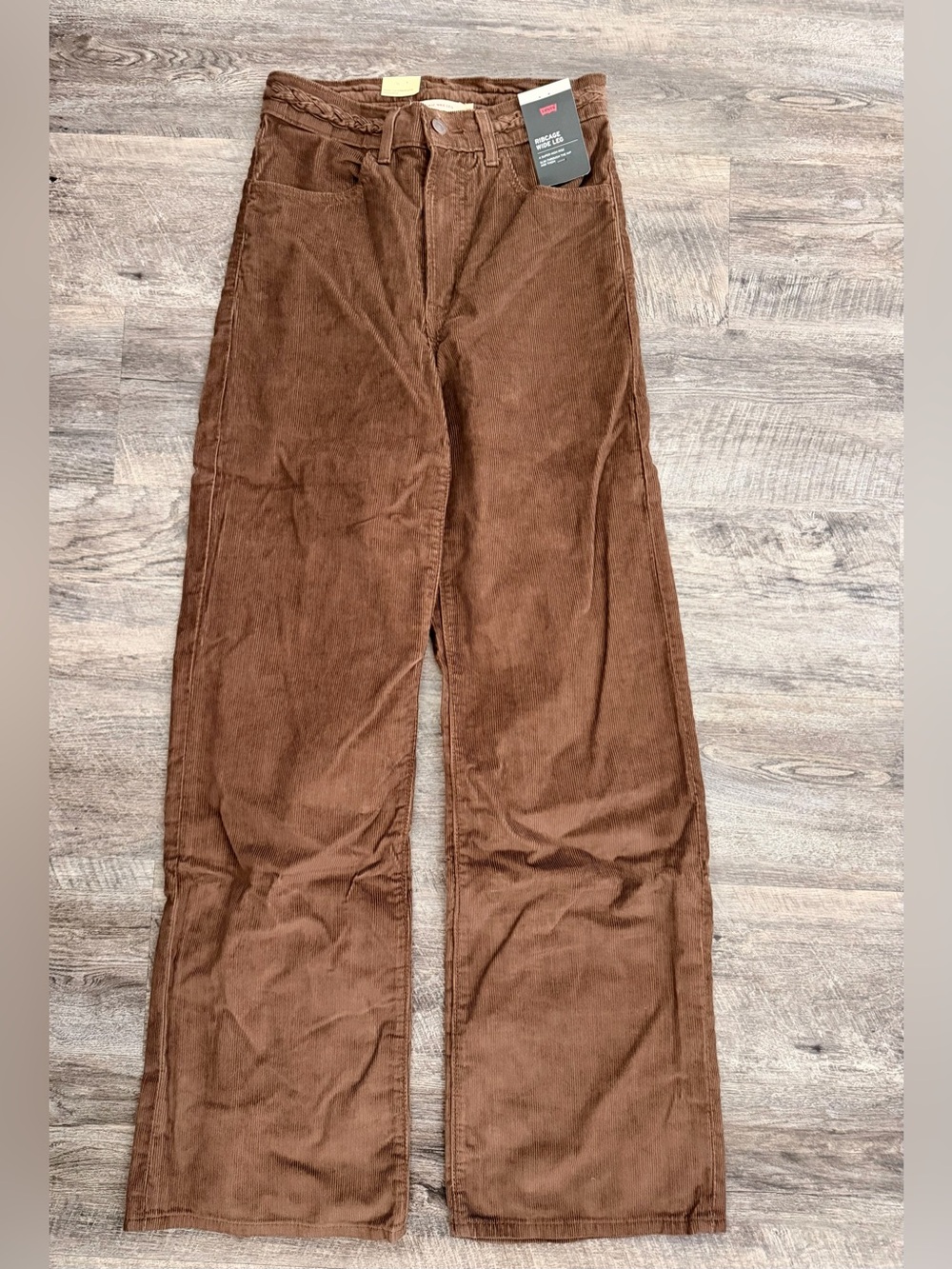 Levi’s Ribcage Wide Leg Braided Cords 25x32